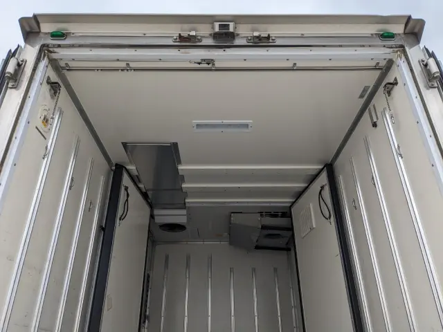 いすゞ エルフ TRG-NHR85AN(2WD)の写真12