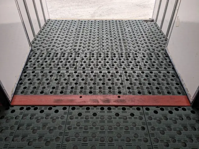 いすゞ エルフ TRG-NHR85AN(2WD)の写真16