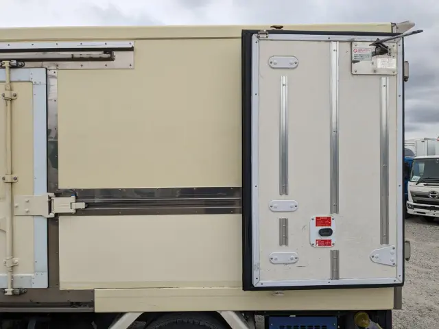 いすゞ エルフ TRG-NHR85AN(2WD)の写真20