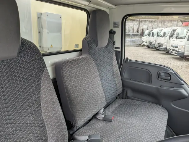 いすゞ エルフ TRG-NHR85AN(2WD)の写真38