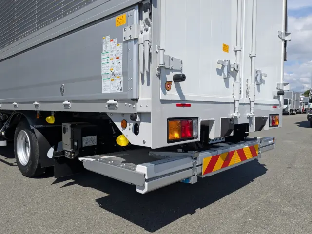 三菱 ファイター 2KG-FK65F(2WD)の写真5