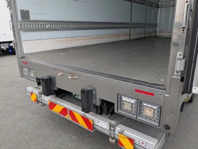 三菱 ファイター 2KG-FK65F(2WD)の写真19