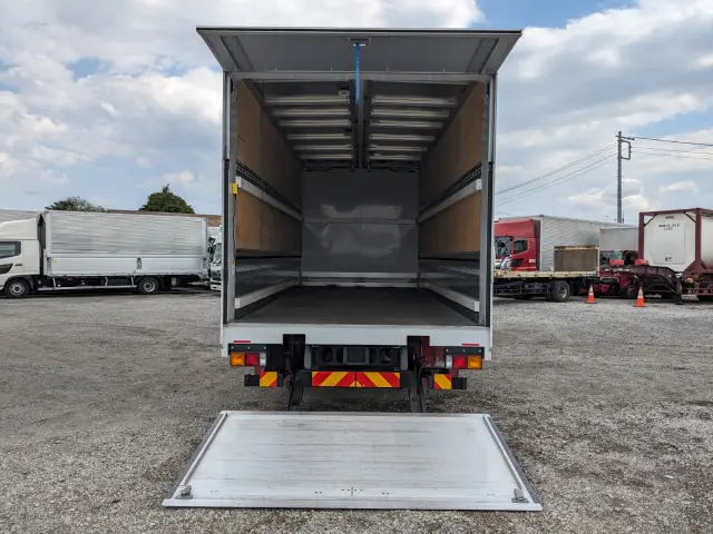 三菱 ファイター 2KG-FK62F(2WD)の写真8