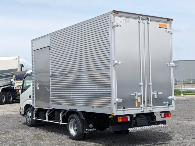 トヨタ ダイナ 2RG-XZU655(2WD)の写真3
