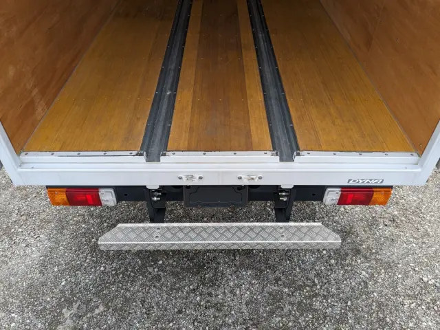 トヨタ ダイナ 2RG-XZU655(2WD)の写真9