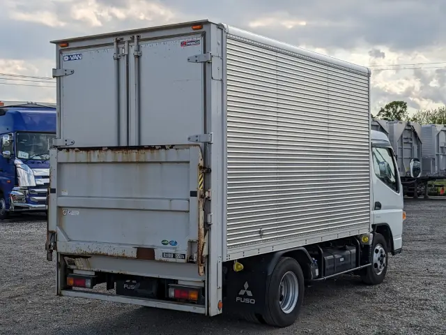 三菱 キャンター 2RG-FEA20(2WD)の写真4