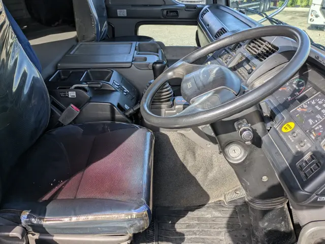 いすゞ ギガ QKG-EXD52AE(2WD)の写真24