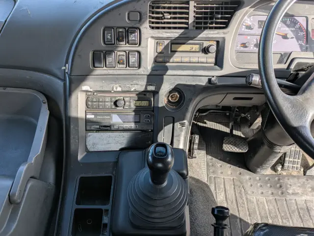 いすゞ ギガ QKG-EXD52AE(2WD)の写真27