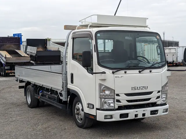 いすゞ エルフ 2RG-NLR88AR(2WD)の写真2