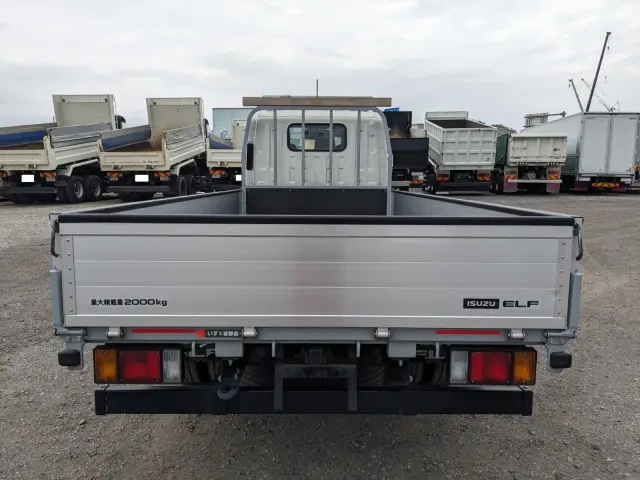 いすゞ エルフ 2RG-NLR88AR(2WD)の写真5