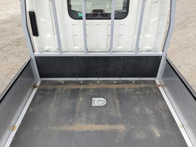 いすゞ エルフ 2RG-NLR88AR(2WD)の写真11