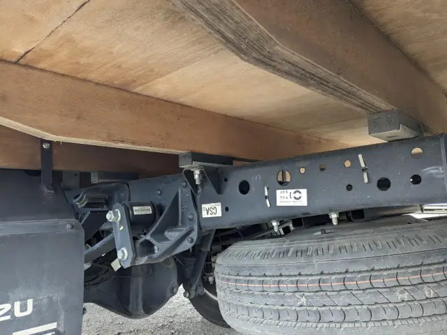 いすゞ エルフ 2RG-NLR88AR(2WD)の写真18