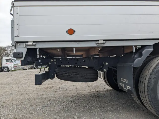 いすゞ エルフ 2RG-NLR88AR(2WD)の写真22