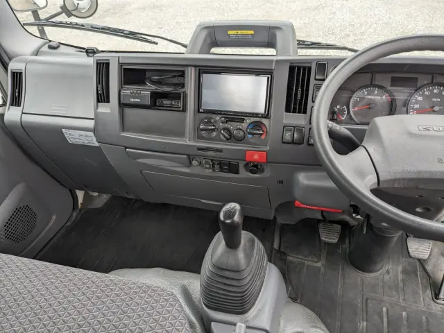 いすゞ エルフ 2RG-NLR88AR(2WD)の写真27