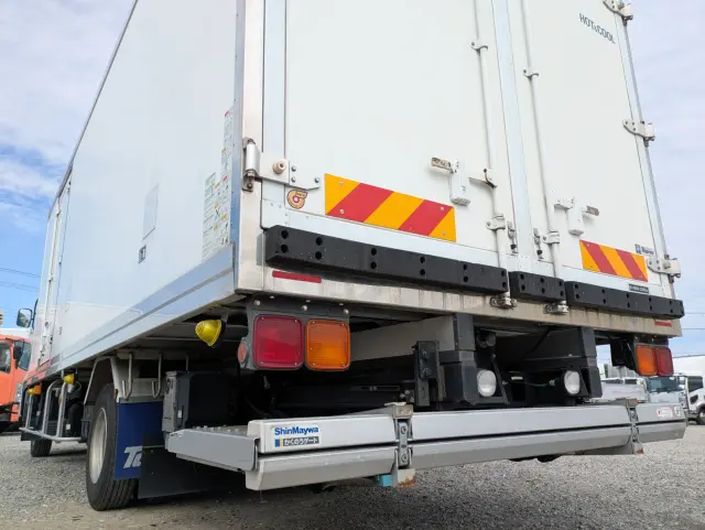 いすゞ フォワード 2PG-FRR90T2(2WD)の写真5