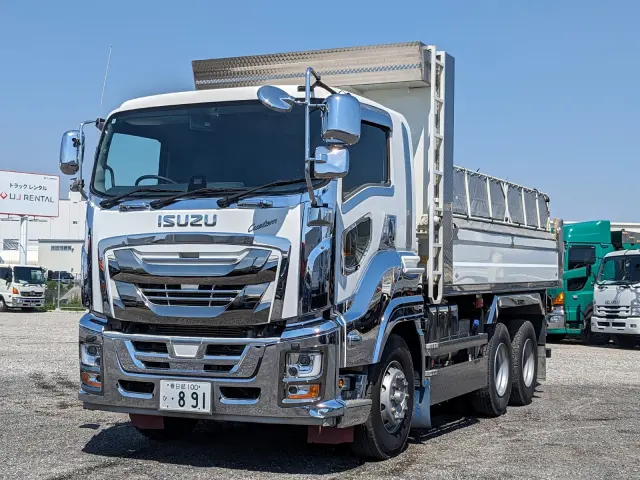 いすゞ ギガ 2KG-CXZ77CT(6x4)の写真1