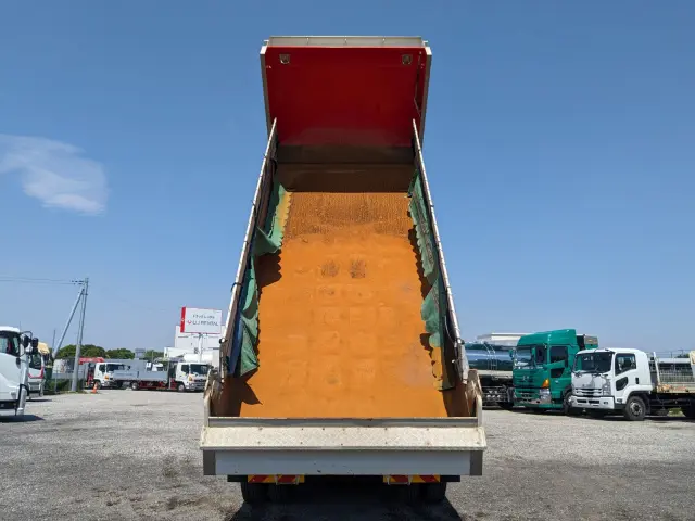 いすゞ ギガ 2KG-CXZ77CT(6x4)の写真8