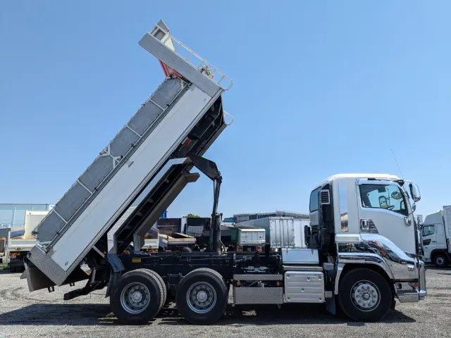 いすゞ ギガ 2KG-CXZ77CT(6x4)の写真33