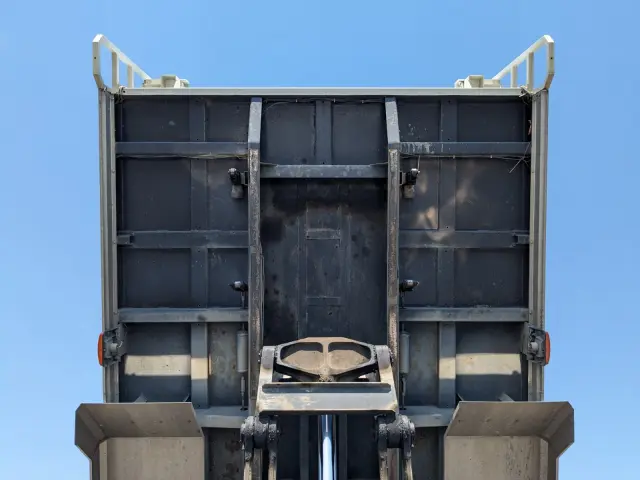 いすゞ ギガ 2KG-CXZ77CT(6x4)の写真35