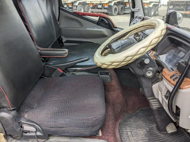 三菱 キャンター 2PG-FBA30(2WD)の写真28