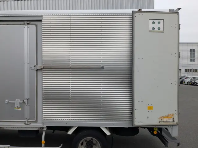 三菱 キャンター TPG-FEA50(2WD)の写真9