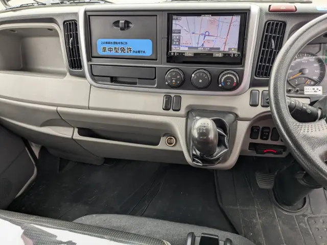 三菱 キャンター TPG-FEA50(2WD)の写真28
