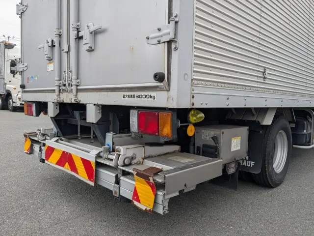 いすゞ エルフ TPG-NPR85AN(2WD)の写真6