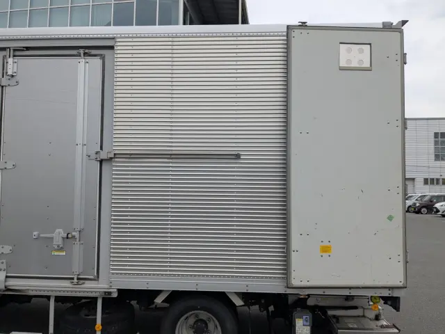いすゞ エルフ TPG-NPR85AN(2WD)の写真9