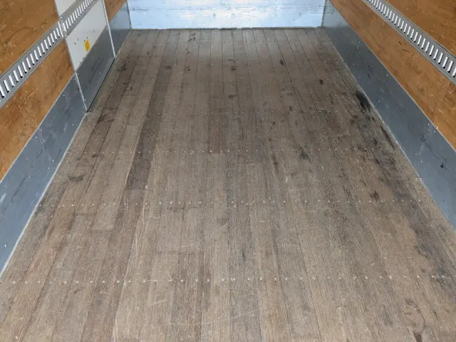 いすゞ エルフ TPG-NPR85AN(2WD)の写真21