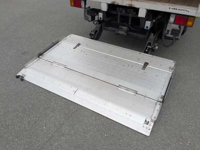 いすゞ エルフ TPG-NPR85AN(2WD)の写真35