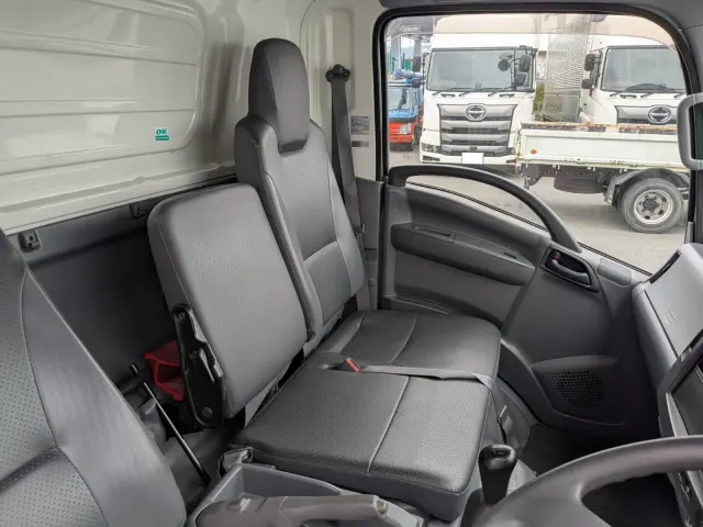 いすゞ エルフ TPG-NPR85AN(2WD)の写真38