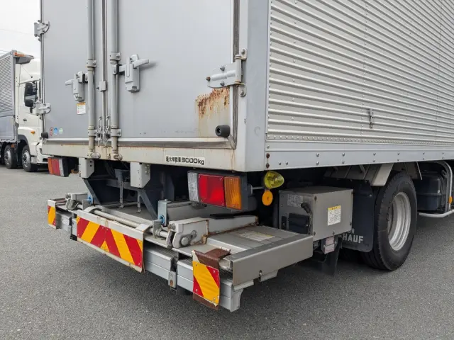 いすゞ エルフ TPG-NPR85AN(2WD)の写真6