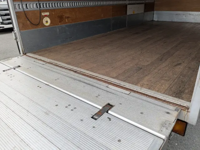 いすゞ エルフ TPG-NPR85AN(2WD)の写真35