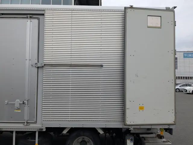 いすゞ エルフ TPG-NPR85AN(2WD)の写真9