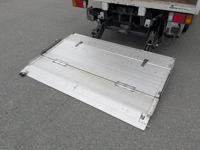 いすゞ エルフ TPG-NPR85AN(2WD)の写真35