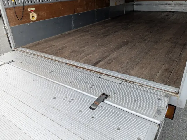 いすゞ エルフ TPG-NPR85AN(2WD)の写真36