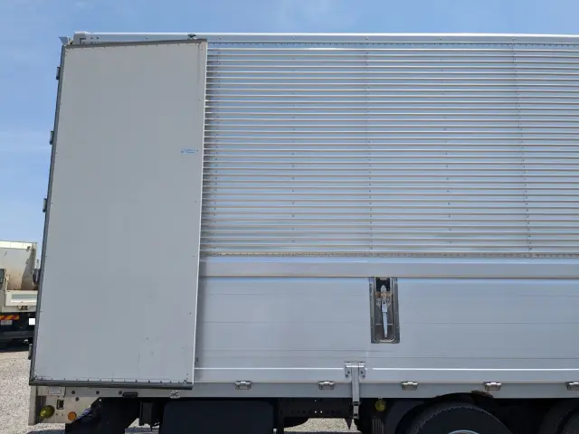 日野 プロフィア 2DG-FW1AHC(8x4)の写真31