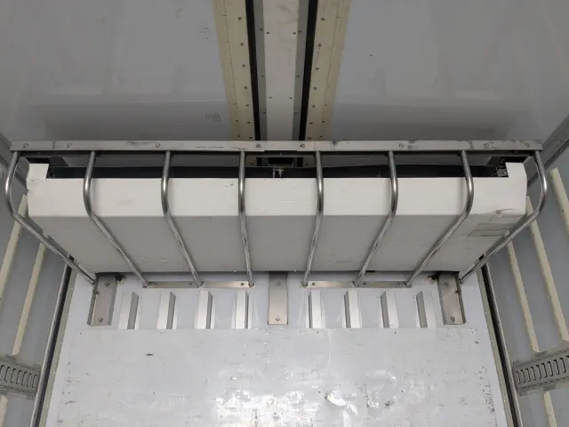 日野 プロフィア 2DG-FR1AHC(6x2)の写真22
