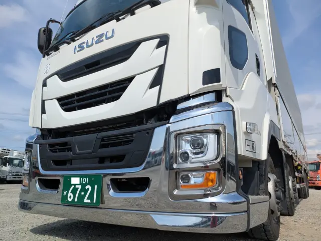 いすゞ ギガ 2PG-CYJ77C(8x4)の写真4