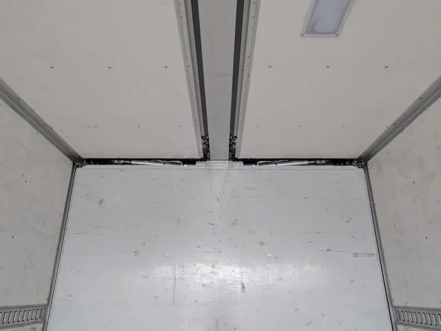 いすゞ ギガ 2PG-CYJ77C(8x4)の写真13