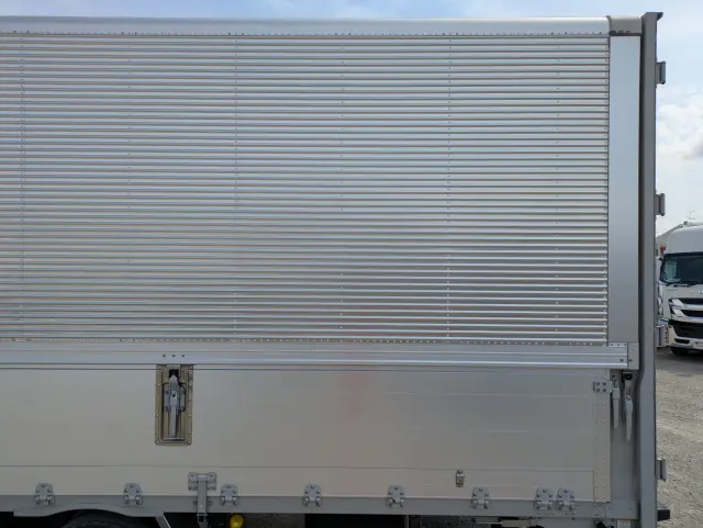 いすゞ ギガ 2PG-CYJ77C(8x4)の写真18
