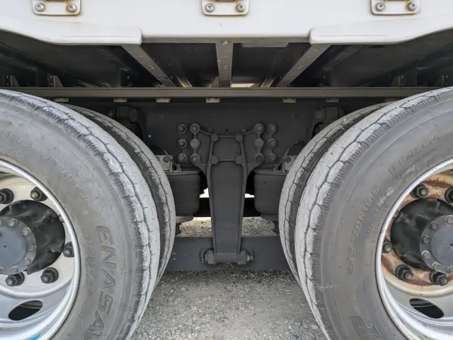 いすゞ ギガ 2PG-CYJ77C(8x4)の写真21