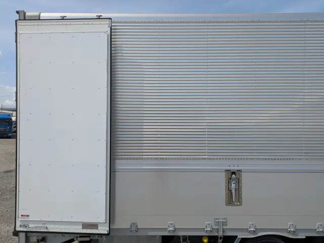 いすゞ ギガ 2PG-CYJ77C(8x4)の写真28