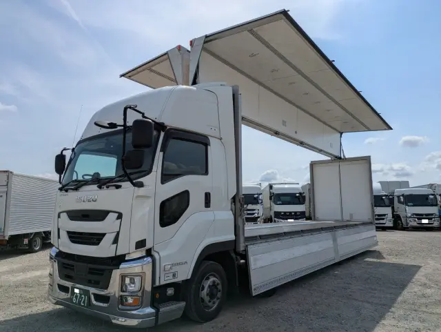 いすゞ ギガ 2PG-CYJ77C(8x4)の写真34