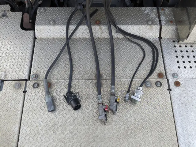 日野 プロフィア QPG-SH1EDDG(2WD)の写真12