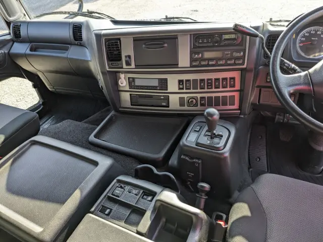 日野 プロフィア QPG-SH1EDDG(2WD)の写真27