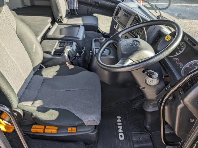 日野 プロフィア QPG-SH1EDDG(2WD)の写真28