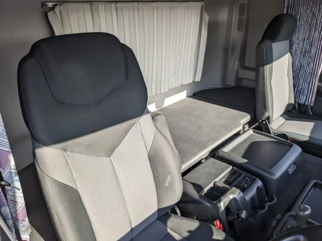 日野 プロフィア QPG-SH1EDDG(2WD)の写真30