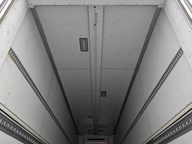 いすゞ ギガ QKG-CYJ77B(8x4)の写真13