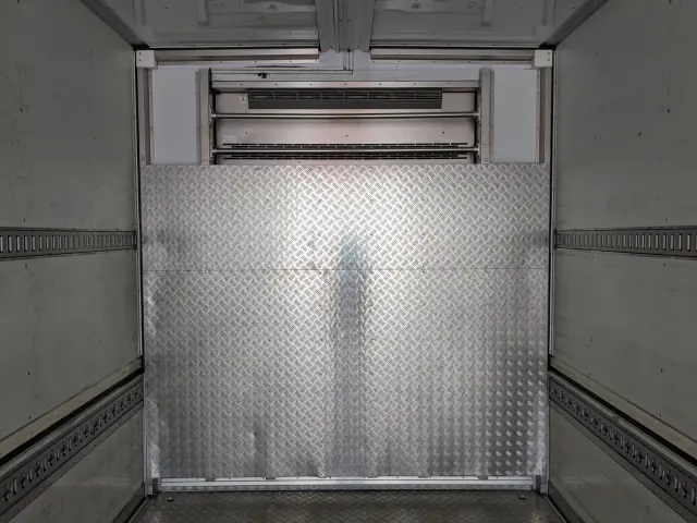 いすゞ ギガ QKG-CYJ77B(8x4)の写真17